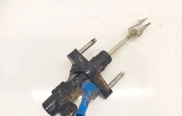 Toyota Avensis T250 Clutch master cylinder 
