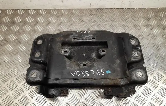 Mercedes-Benz S W222 Engine mounting bracket A2222401902