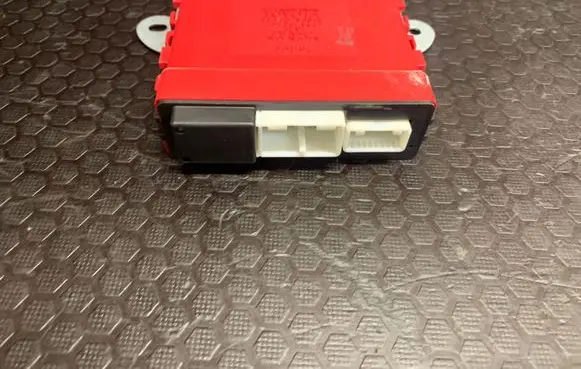 Lexus IS 220D-250-350 Wing mirror control module 8943053010