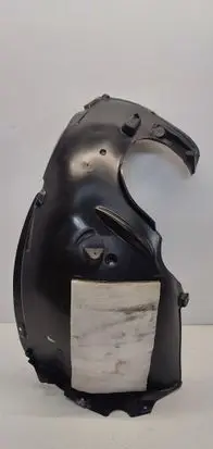 Front wheel arch liner splash guards