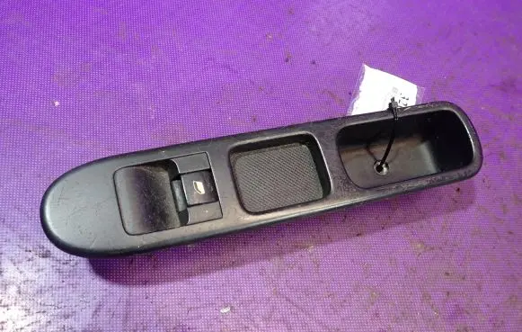 Peugeot 307 CC Quarter vent window switch 96351625XT