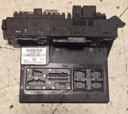 Mercedes-Benz E W211 SAM control unit 2115453901 00007165A720 1203905000F1