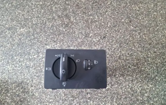 Ford Focus Light switch