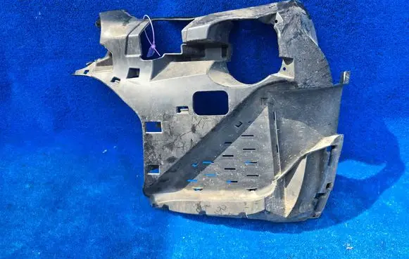 BMW X2 F39 Front bumper mounting bracket 8069091
