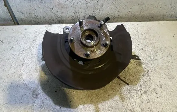 Toyota Auris E180 Front wheel hub
