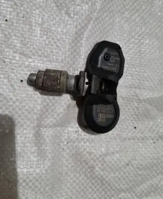 BMW 3 E90 E91 Tire pressure sensor 6790054