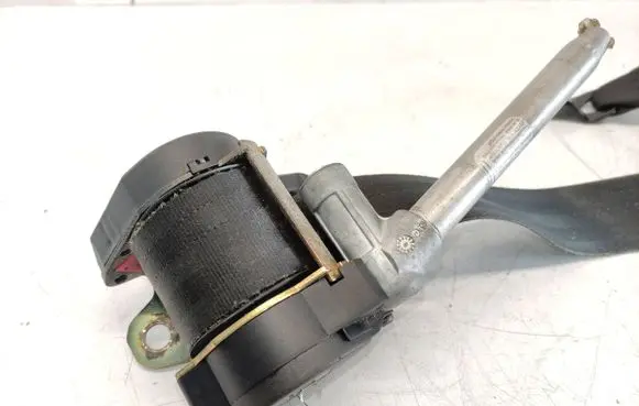 Peugeot 605 Front seatbelt 044005 130199