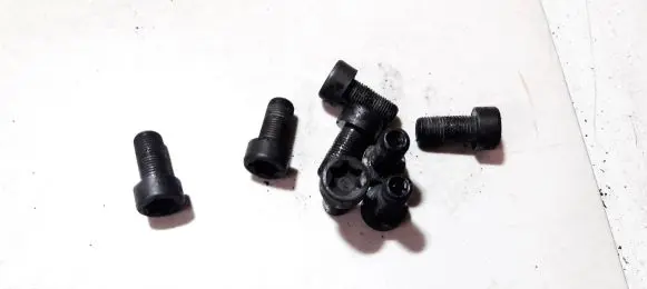 Mercedes-Benz C W203 Nuts/bolts 