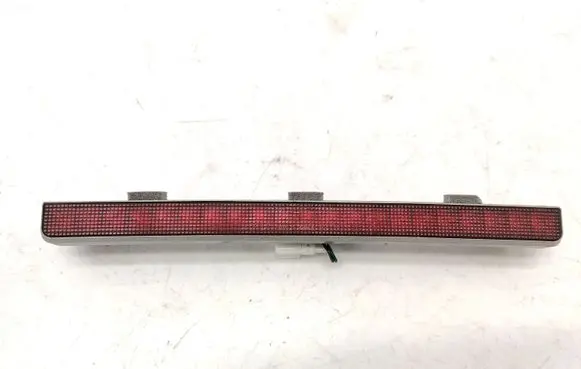 Hyundai Elantra Third/center stoplight