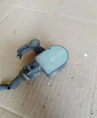 Volkswagen Touareg I Front height sensor lever 1t0907503
