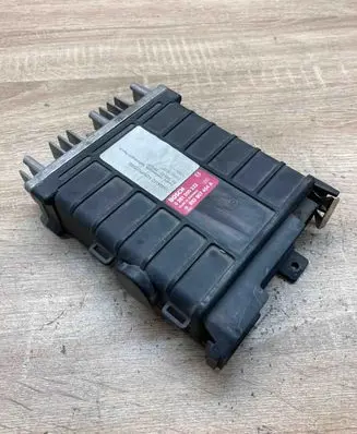 Volkswagen PASSAT B3 Engine control unit/module ECU 893907404A 0261200222