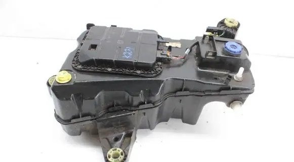 Opel Combo E AdBlue liquid reservoir 9817601880