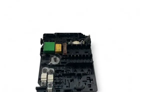 Citroen C4 II Fuse module 9804848580