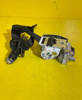 Mercedes-Benz C W203 Seat belt trim RZ1R5P4K5