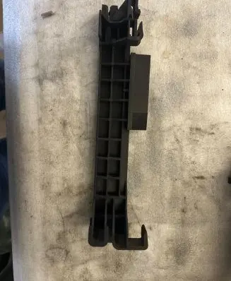 Opel Astra J Radiator mount bracket 16452875