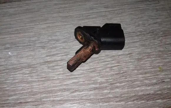Volvo V50 ABS brake wheel speed sensor UG047