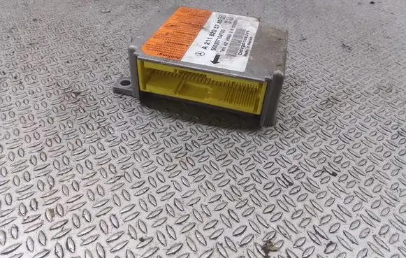 Mercedes-Benz E W211 Airbag control unit/module A2118205785