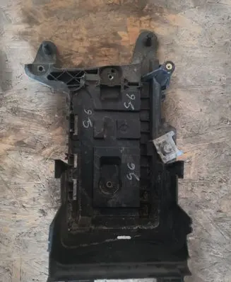 Volkswagen Golf VI Battery tray 1K0915333