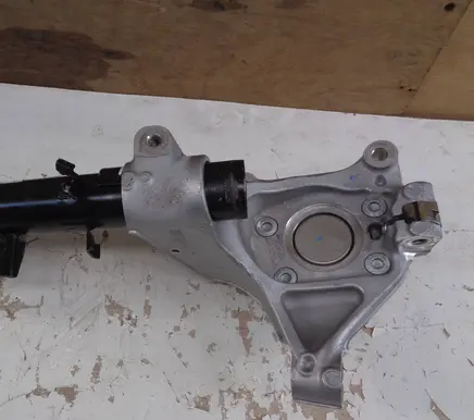 Volvo XC40 Front wheel hub 32246335