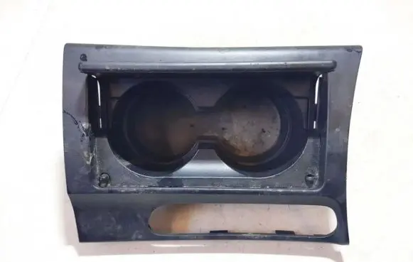 Mazda 6 Cup holder gj6a64361
