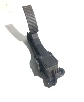 Mercedes-Benz ML W164 Accelerator throttle pedal A1643000004 0074 051005
