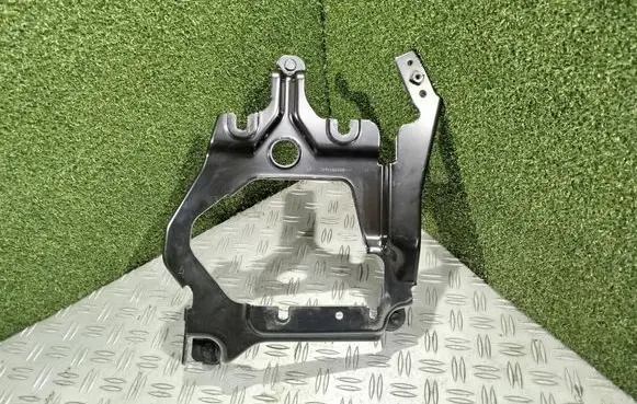 Other engine bay part