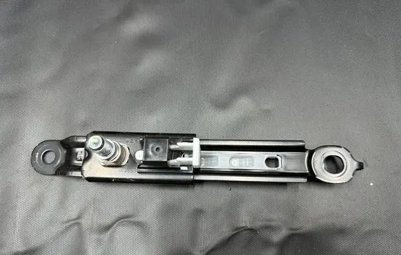 Lexus RX 450H Seat belt adjustment rail H640001