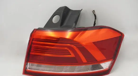 Volkswagen PASSAT B8 Rear/tail lights 3G9945312