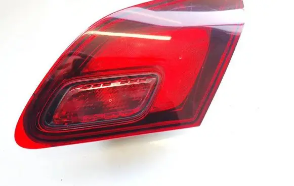 Tailgate rear/tail lights