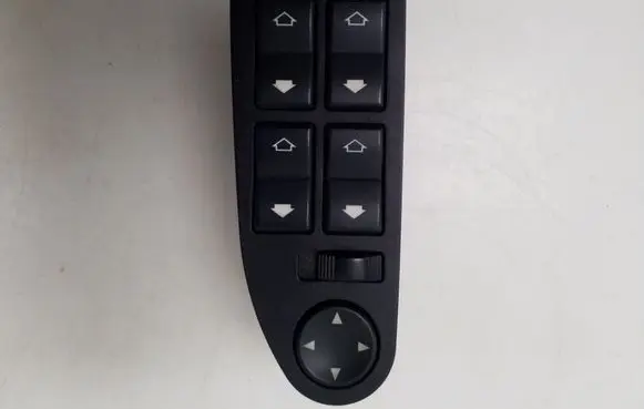 BMW 5 E39 Electric window control switch 6907110