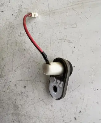 Toyota Land Cruiser (HDJ90) Front door sensor 