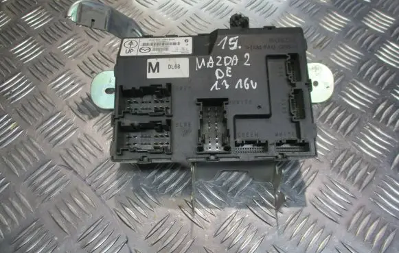 Mazda 2 Fuse box set DL44-67560-C