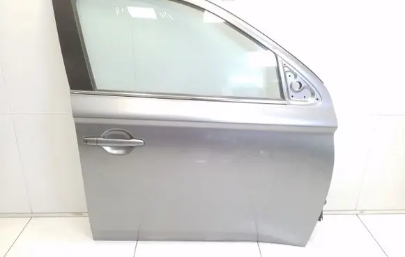 Mitsubishi Outlander Front door