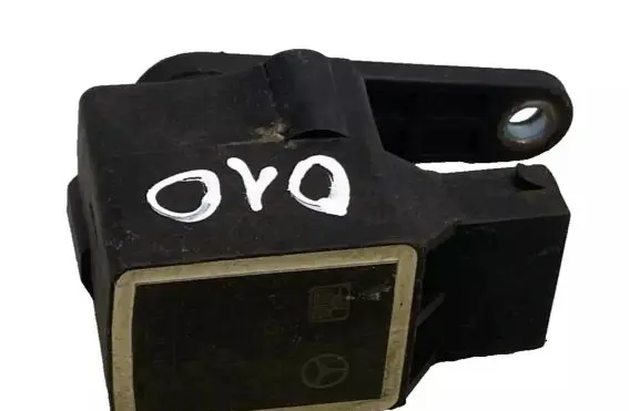 Mercedes-Benz C W203 Air suspension front height level sensor A0105427717