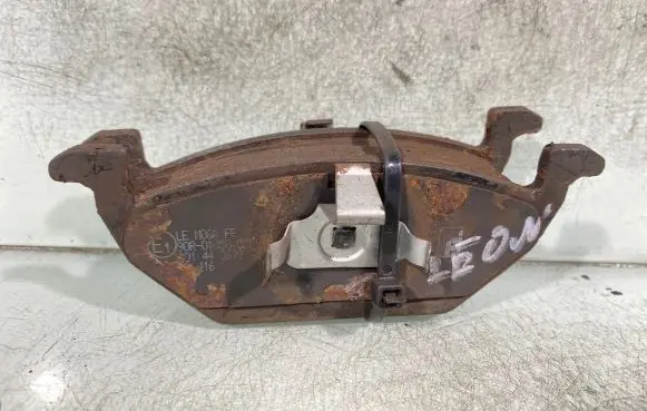 Seat Leon (1M) Brake pads (front) 
