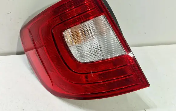 Skoda Superb B6 (3T) Rear/tail lights
