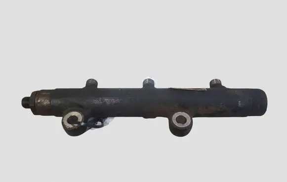 Land Rover Discovery 3 - LR3 Fuel main line pipe A2C27000085