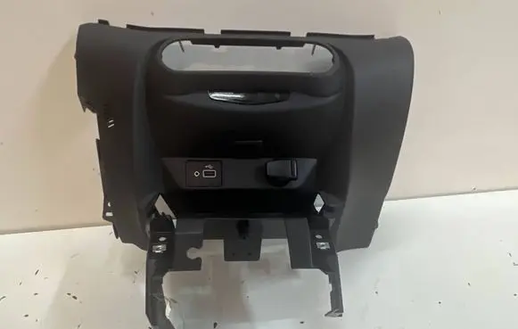 Nissan Juke II F16 Glove box 682466PE0A