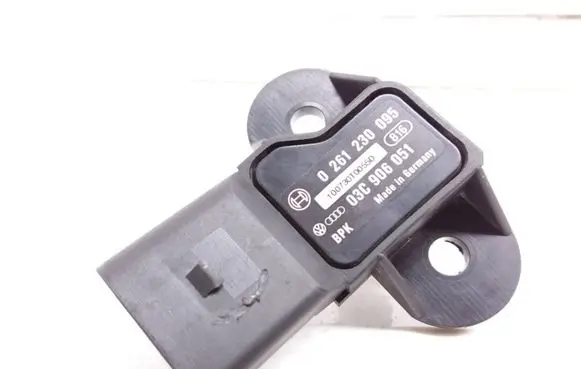 Volkswagen Polo Air pressure sensor 03C906051 0261230095