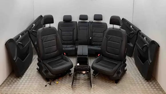 Volkswagen Touareg II Interior set 7P6881105B 7P2863241