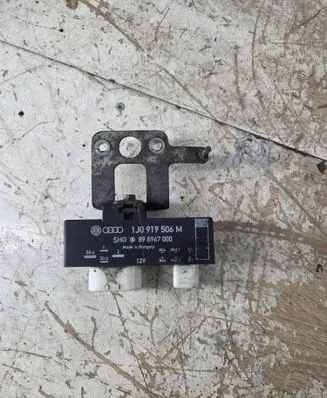 Skoda Roomster (5J) Coolant fan relay 1J0919506M 898967000