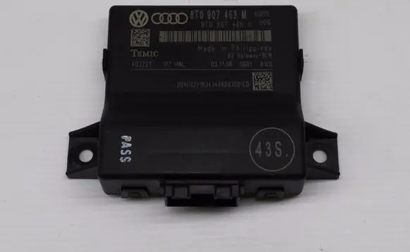 Audi A4 S4 B8 8K Gateway control module 8T0907468M