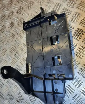 Audi Q5 SQ5 Sound amplifier holder/bracket 8R0035464