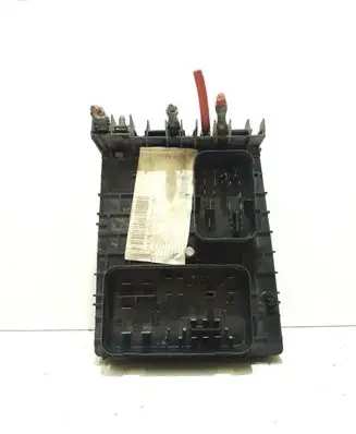 Volkswagen Caddy Fuse module 1K0937804A