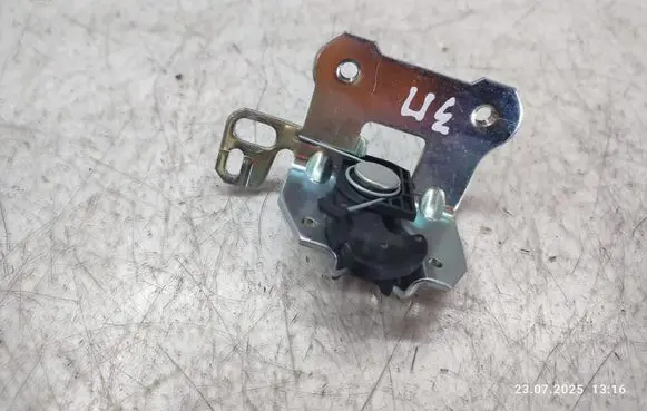 Mercedes-Benz CLS C218 X218 Seat back rest lock catch A2049200572