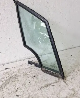 Mercedes-Benz A W168 Front door vent window glass four-door 43R001057 DOT27M23100AS2