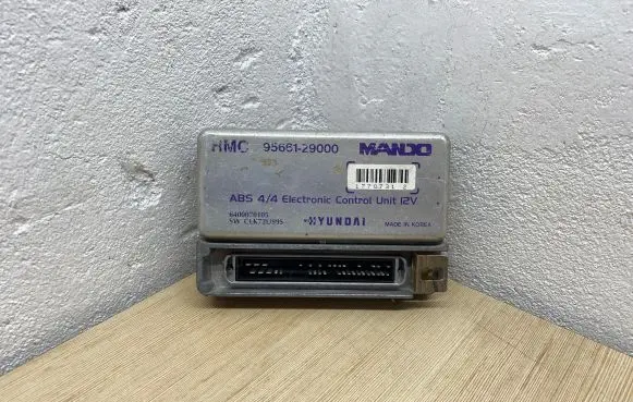 Hyundai Coupe ABS control unit/module 9566129000 6400070105 1770731