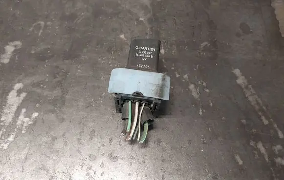 Citroen Xsara Picasso Glow plug pre-heat relay 9640469680 51252002