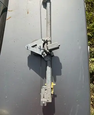 Renault Trafic II (X83) Front door window regulator with motor 7700311821 91165705
