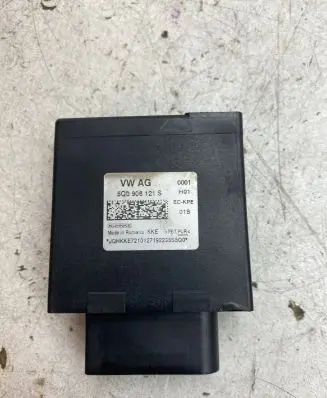 Volkswagen Golf VIII Fuel injection pump control unit/module 5Q0906121S